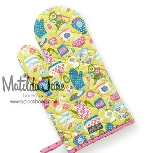 Matilda jane oven mitt